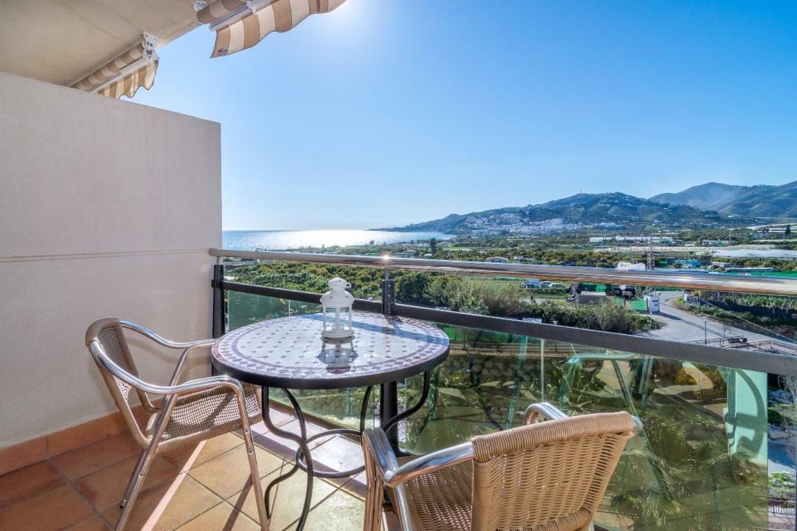 Apartamento En El Mirador De Нерха Екстериор снимка